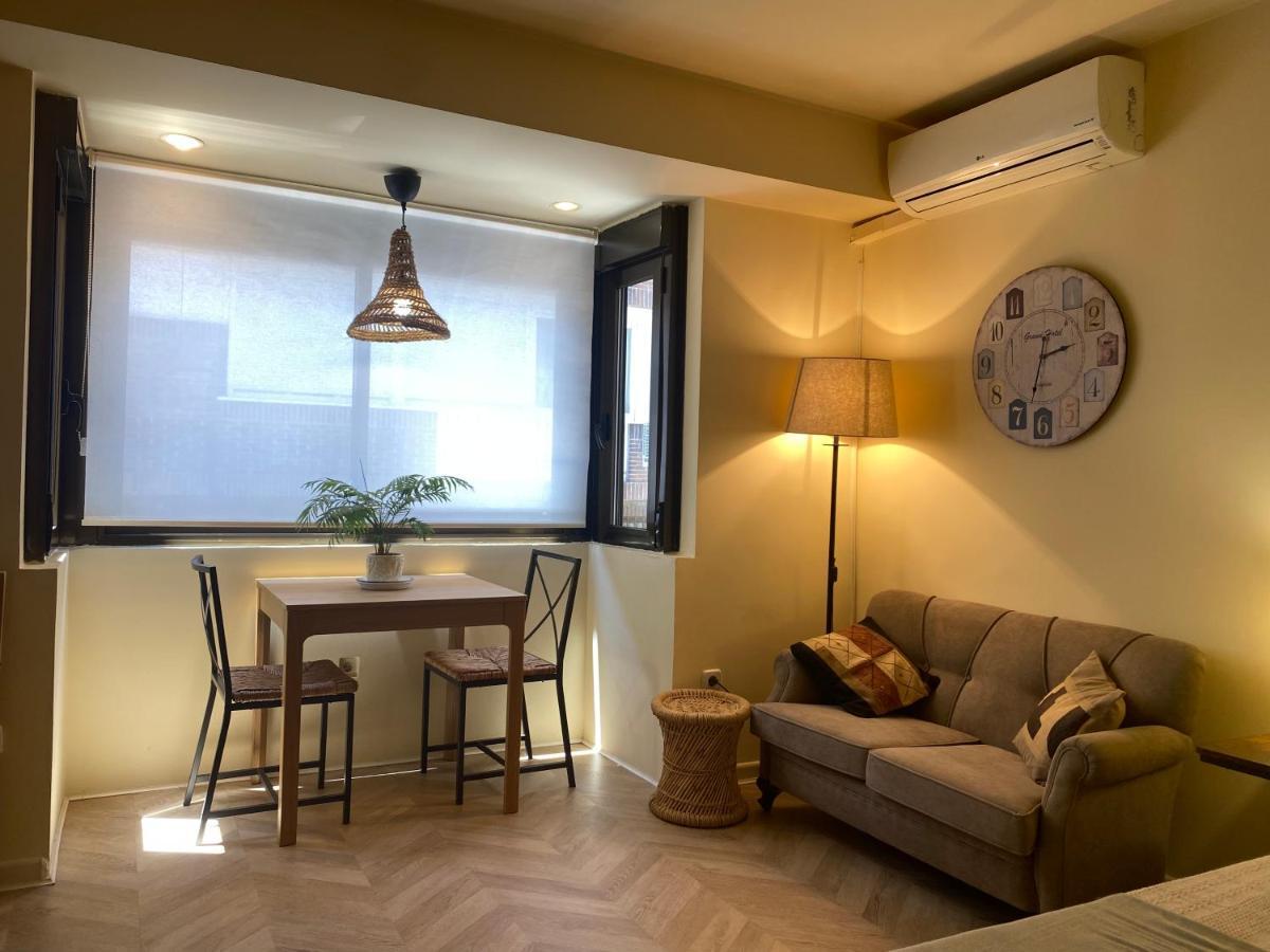 Estudio Castellana Norte Con Parking * Madri